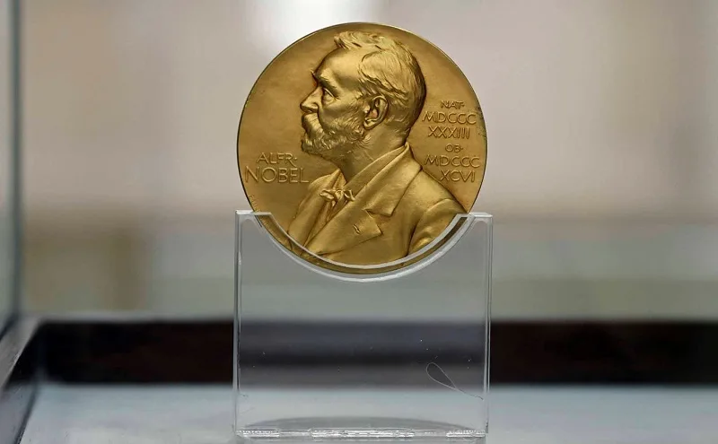 giai nobel la gi toan tap ve giai thuong danh gia nhat hanh tinh